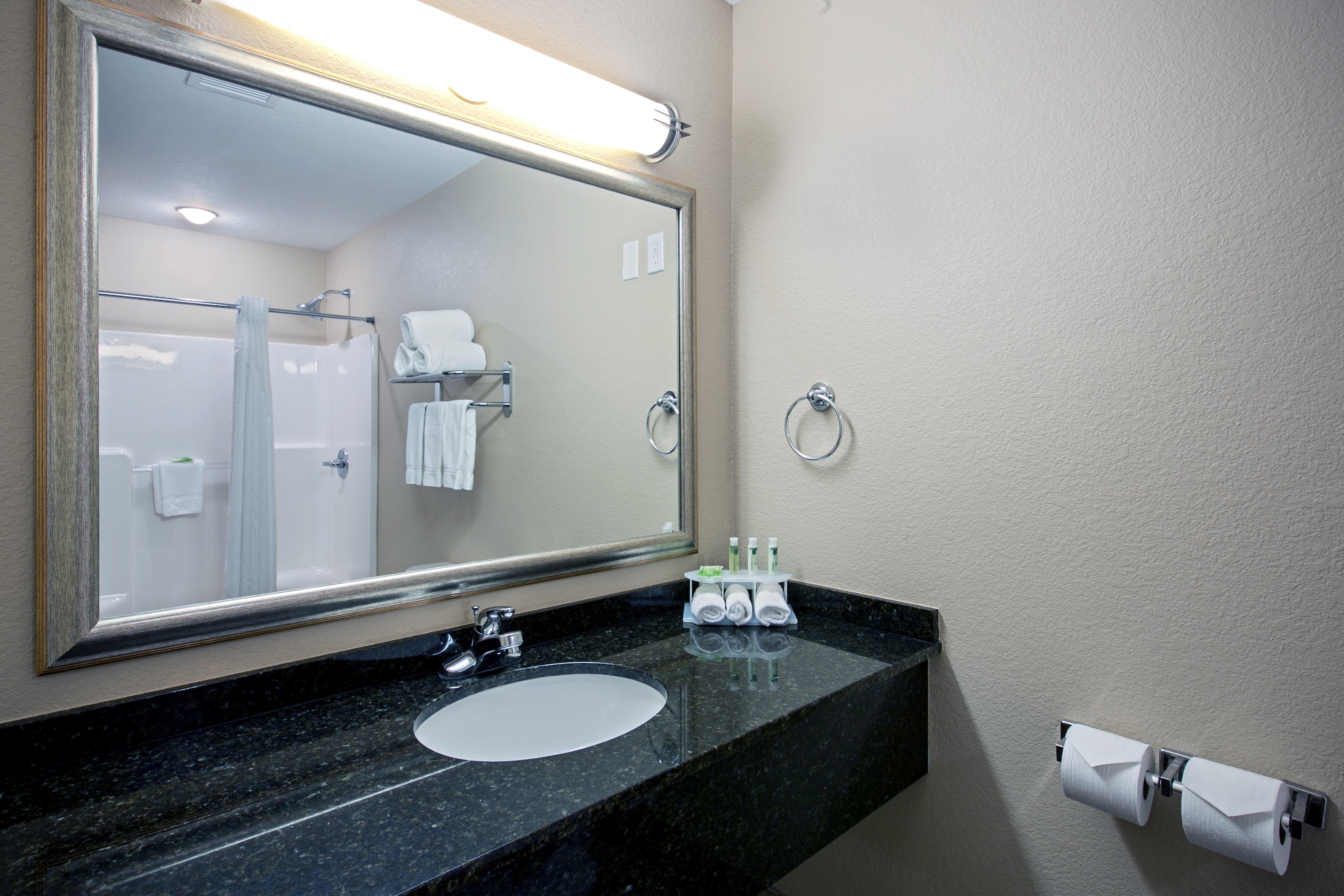 Holiday Inn Express & Suites - Green Bay East By Ihg Dış mekan fotoğraf