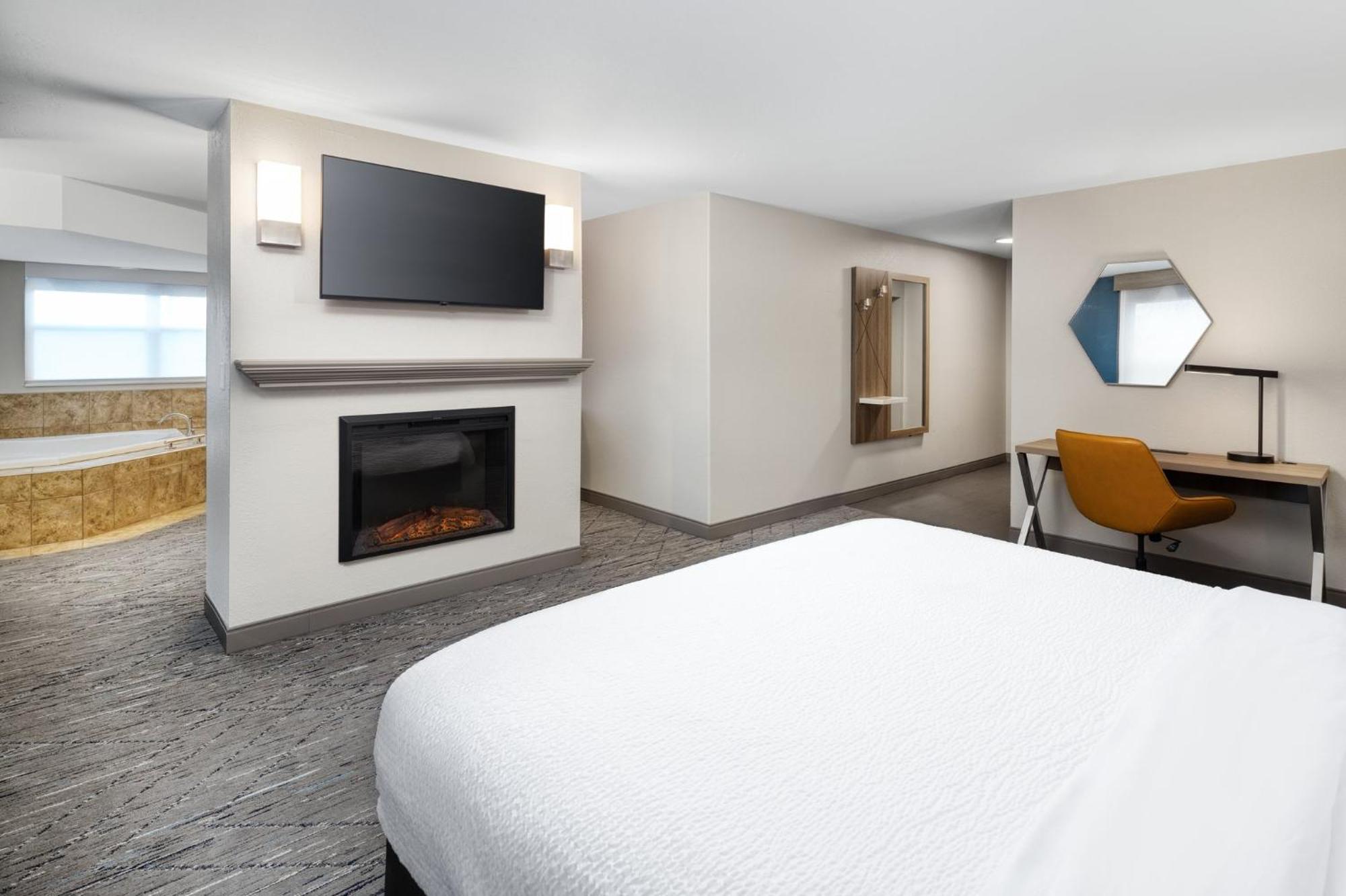 Holiday Inn Express & Suites - Green Bay East By Ihg Dış mekan fotoğraf