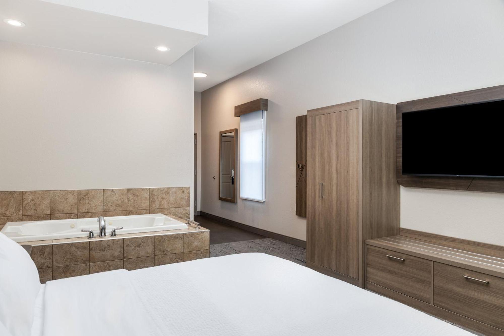 Holiday Inn Express & Suites - Green Bay East By Ihg Dış mekan fotoğraf