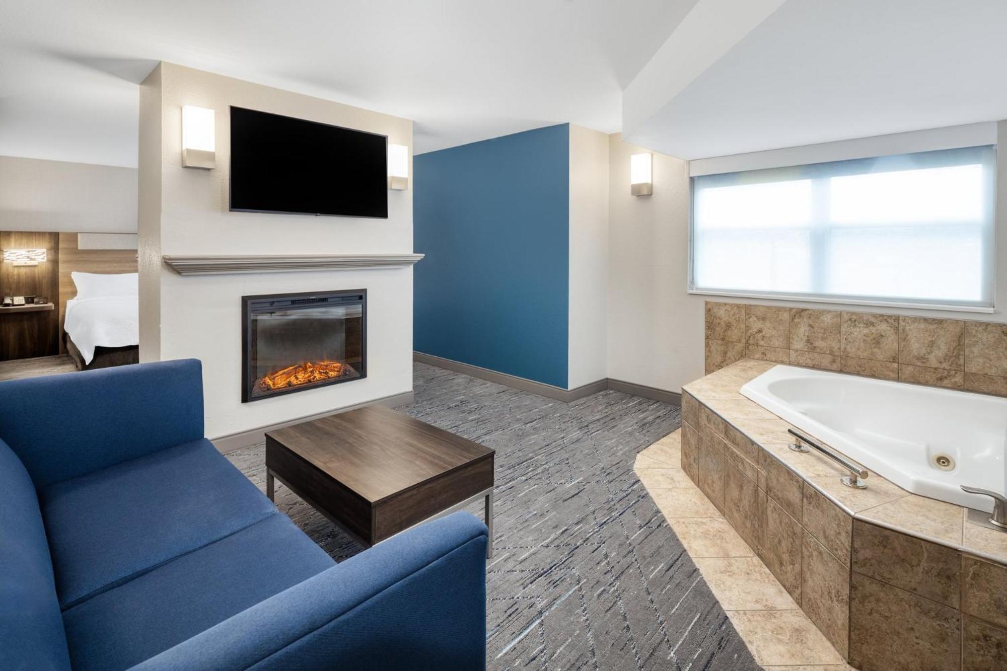 Holiday Inn Express & Suites - Green Bay East By Ihg Dış mekan fotoğraf