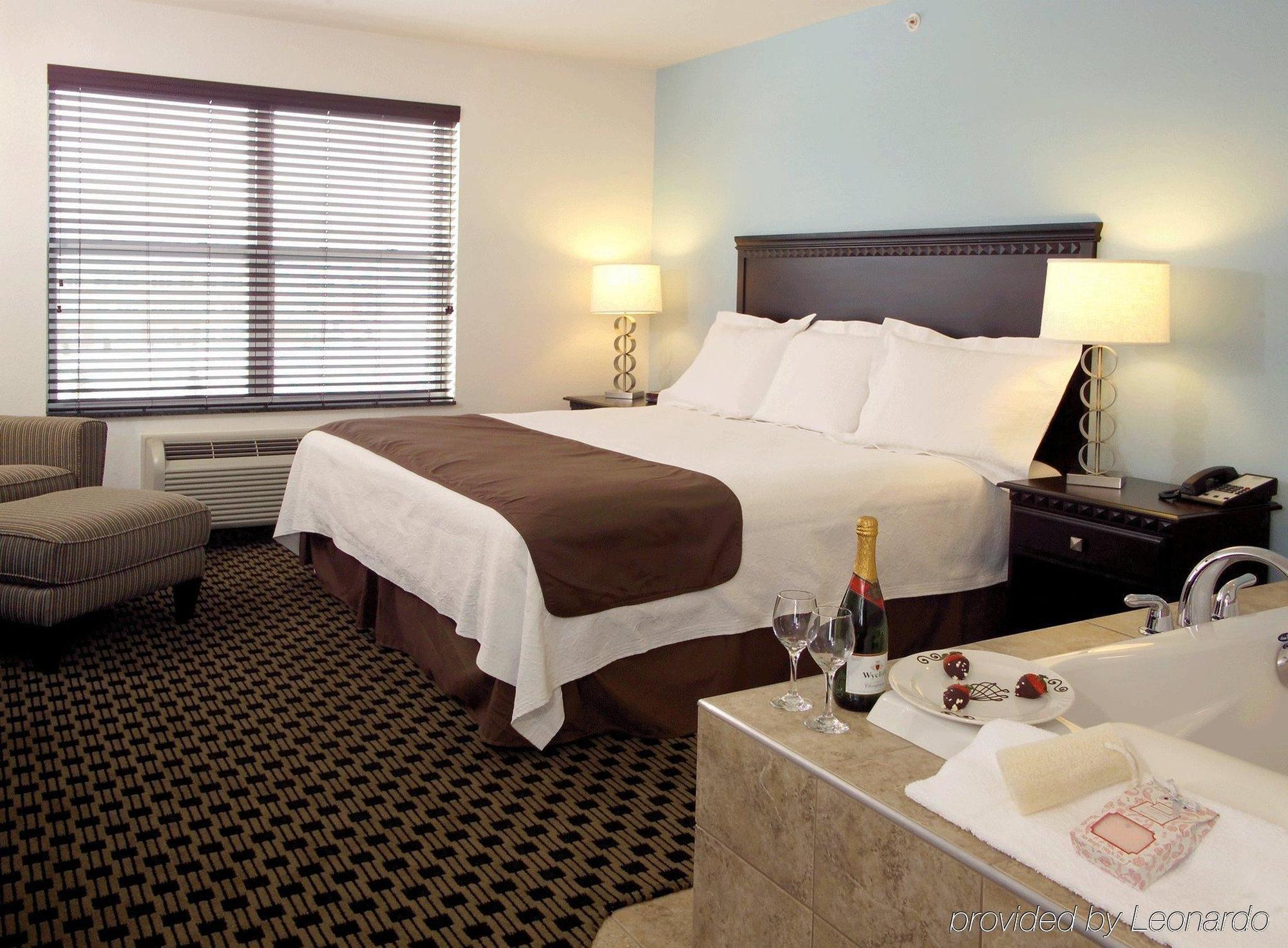 Holiday Inn Express & Suites - Green Bay East By Ihg Dış mekan fotoğraf